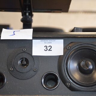 32_1